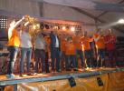 Brindis de los excarrocistas de la Batalla de Flores de Laredo homenajeados junto a los componentes de la Asociacin San Rock-e, organizadores del Festival Europeo de la Cerveza de Laredo.