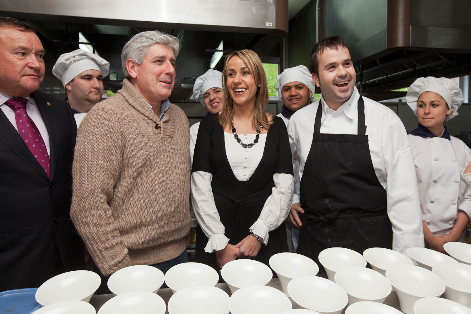 NACHO SOLANA ENCANDILA EN LOS FOGONES DEL IES FUENTE FRESNEDO //  Ayuntamiento de Laredo